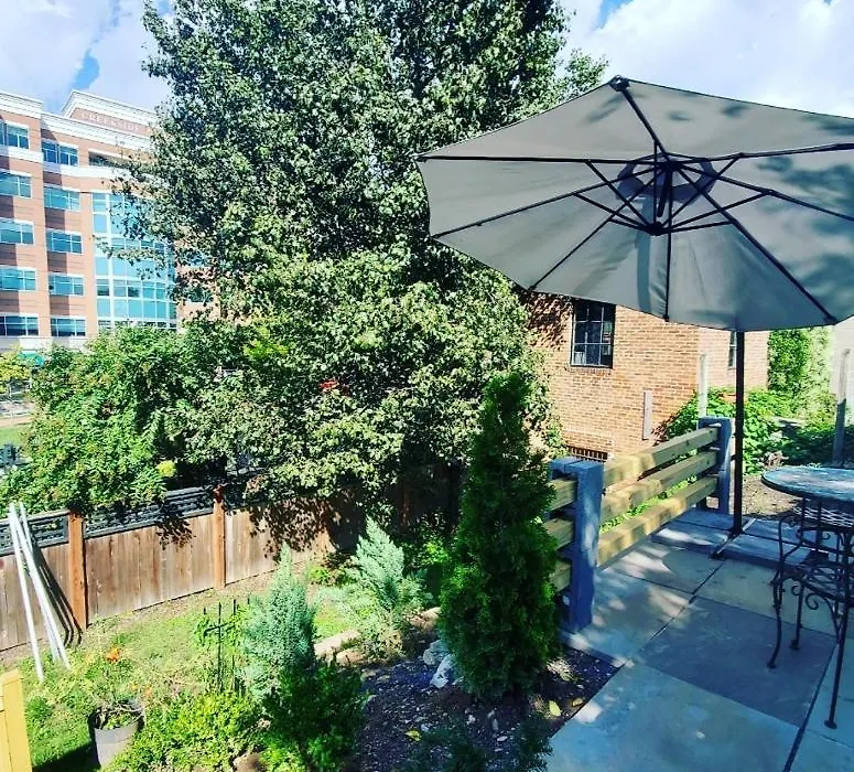 Convenient Location Downtown On The Creekside!-1